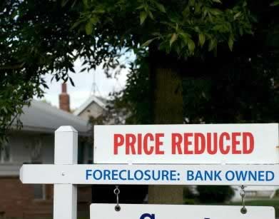 Foreclosures to Blame for 18% Drop on Home Prices